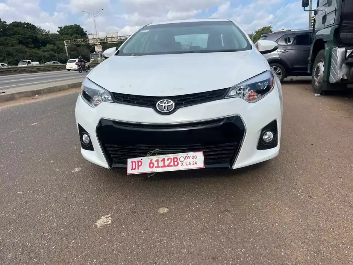 Toyota Corolla   - 2016