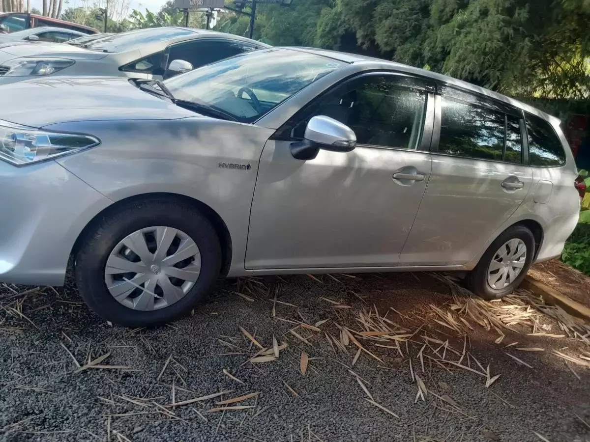 Toyota Fielder hybrid    - 2016