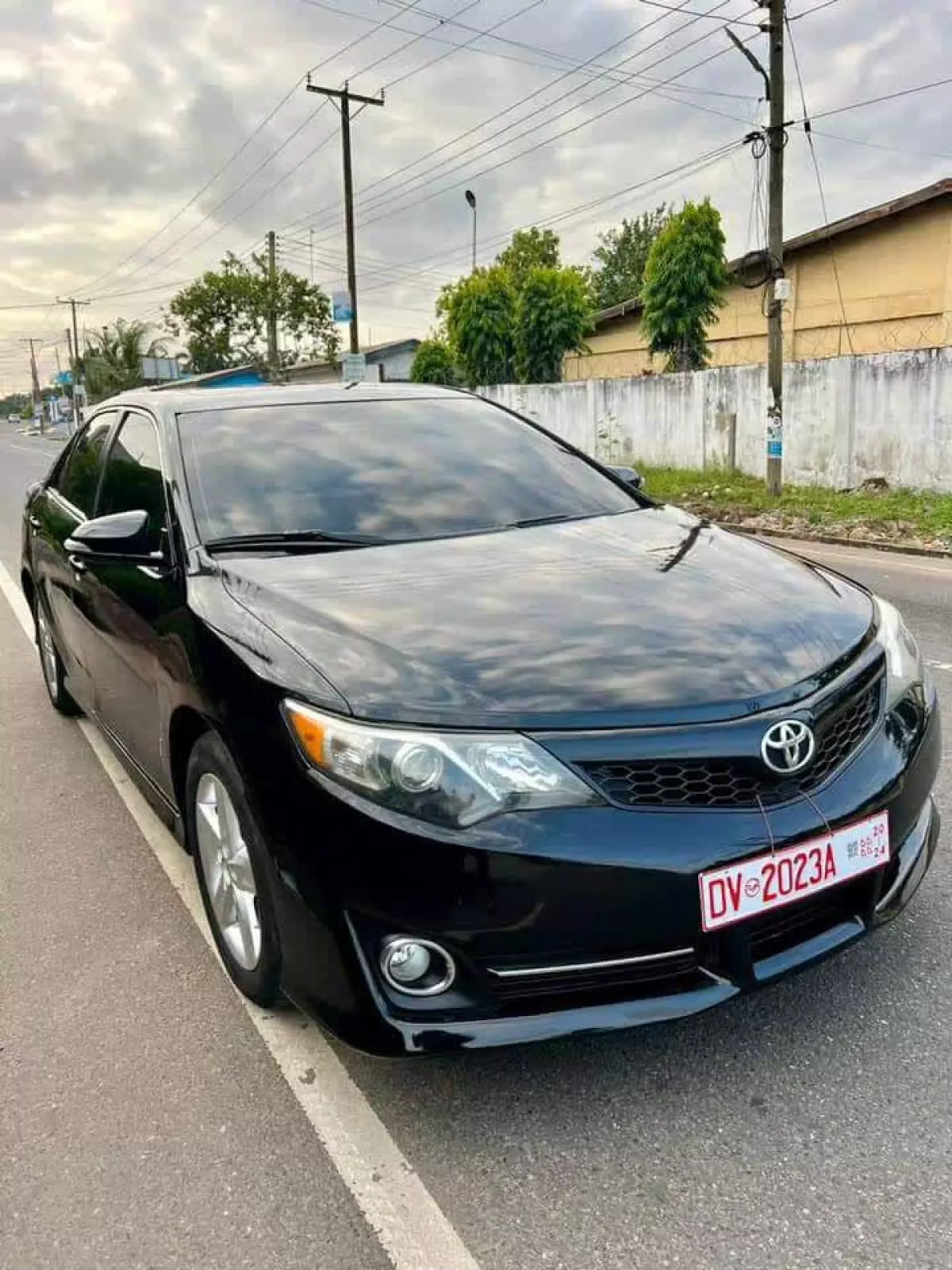 Toyota Camry   - 2014