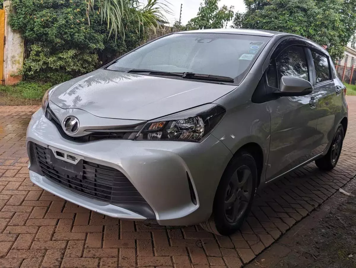 Toyota Vitz   - 2016