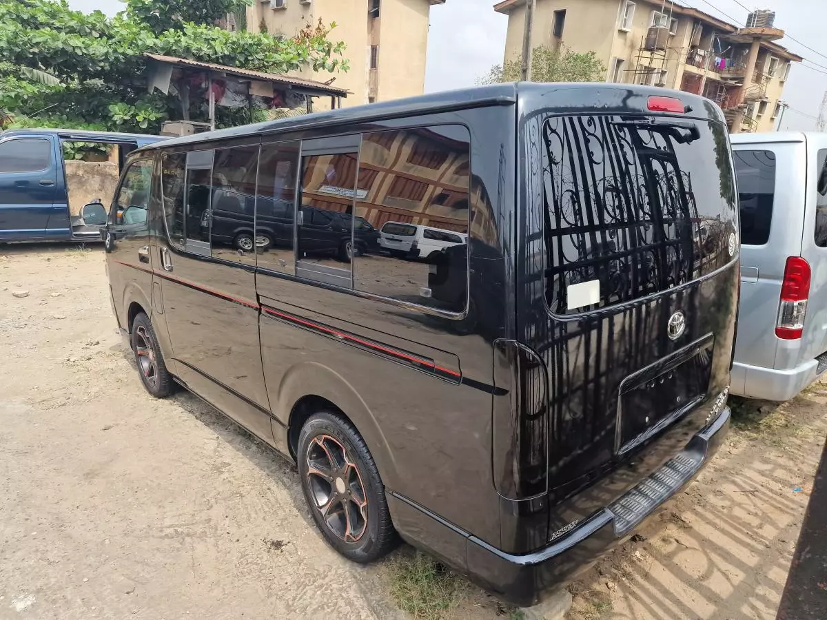 Toyota Hiace   - 2007