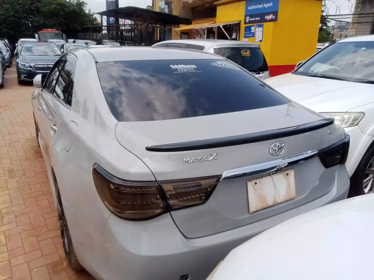 Toyota Mark X   - 2014