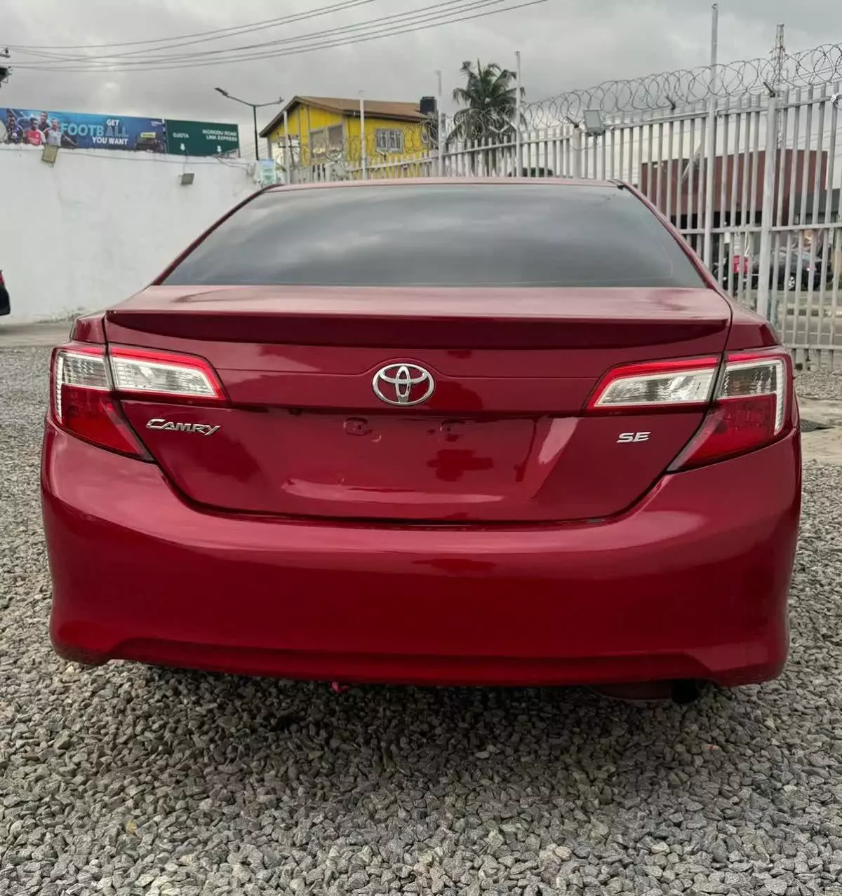 Toyota Camry   - 2014