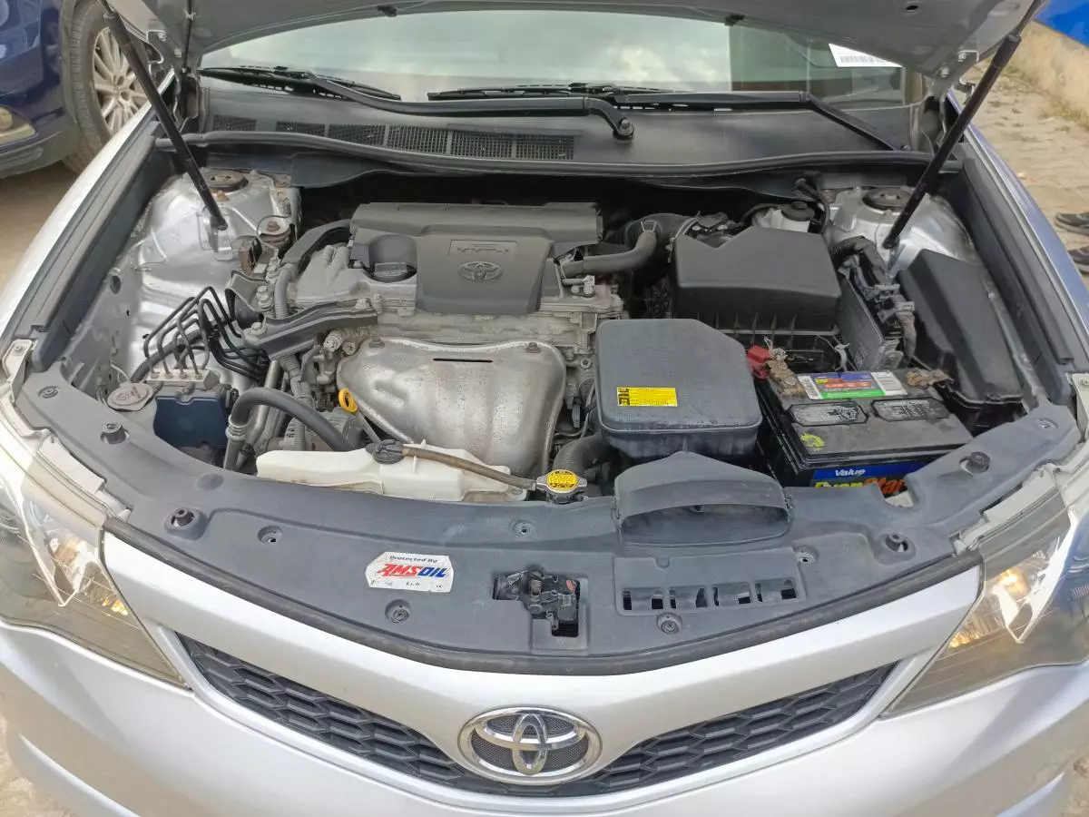 Toyota Camry   - 2012