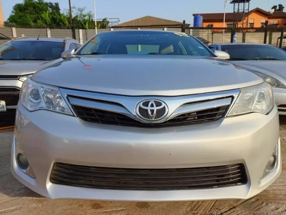 Toyota Camry   - 2012