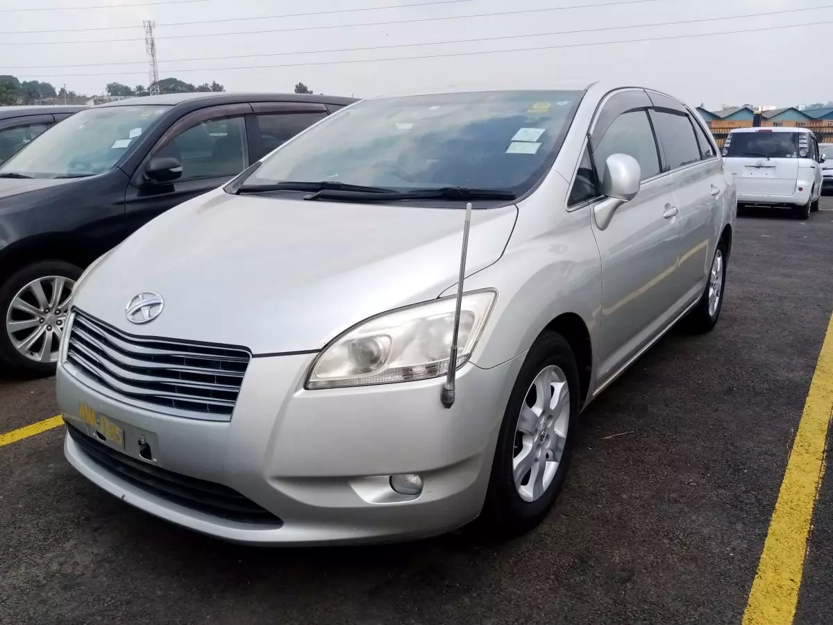 Toyota Mark X Zio   - 2010