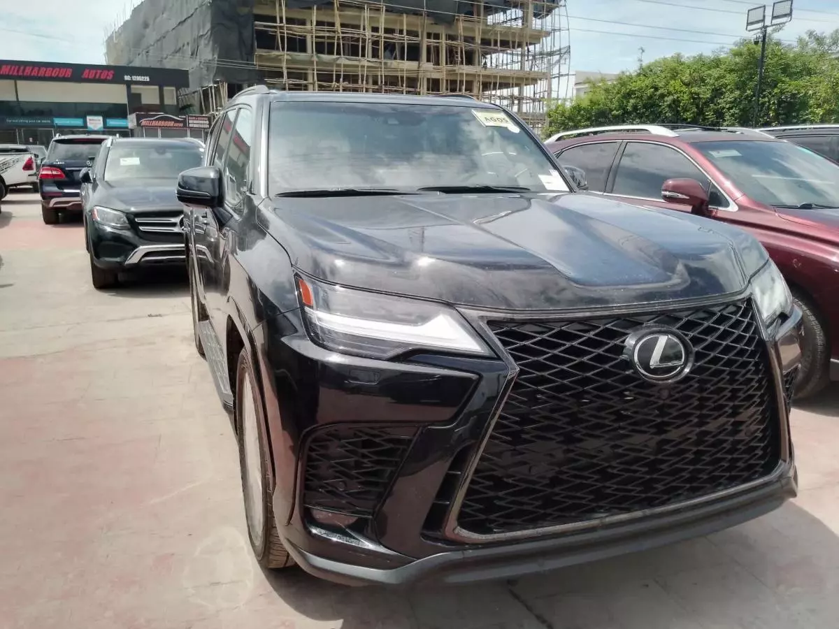 Lexus LX 600   - 2023