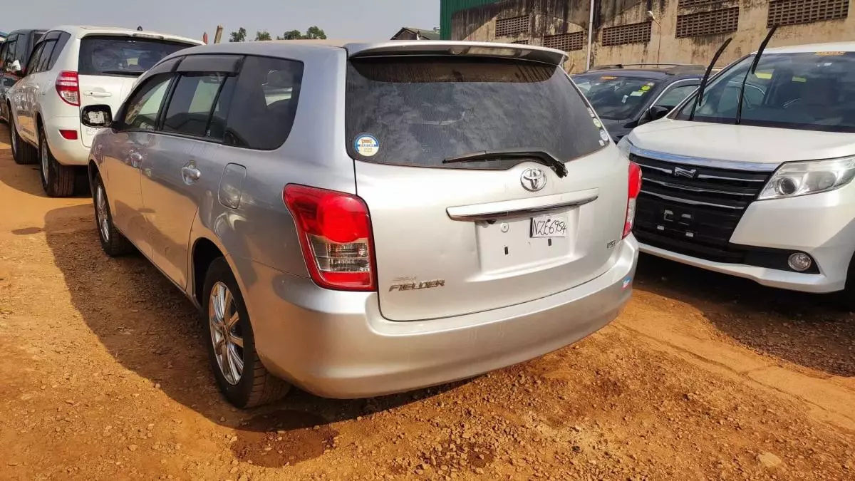 Toyota Fielder  - 2009