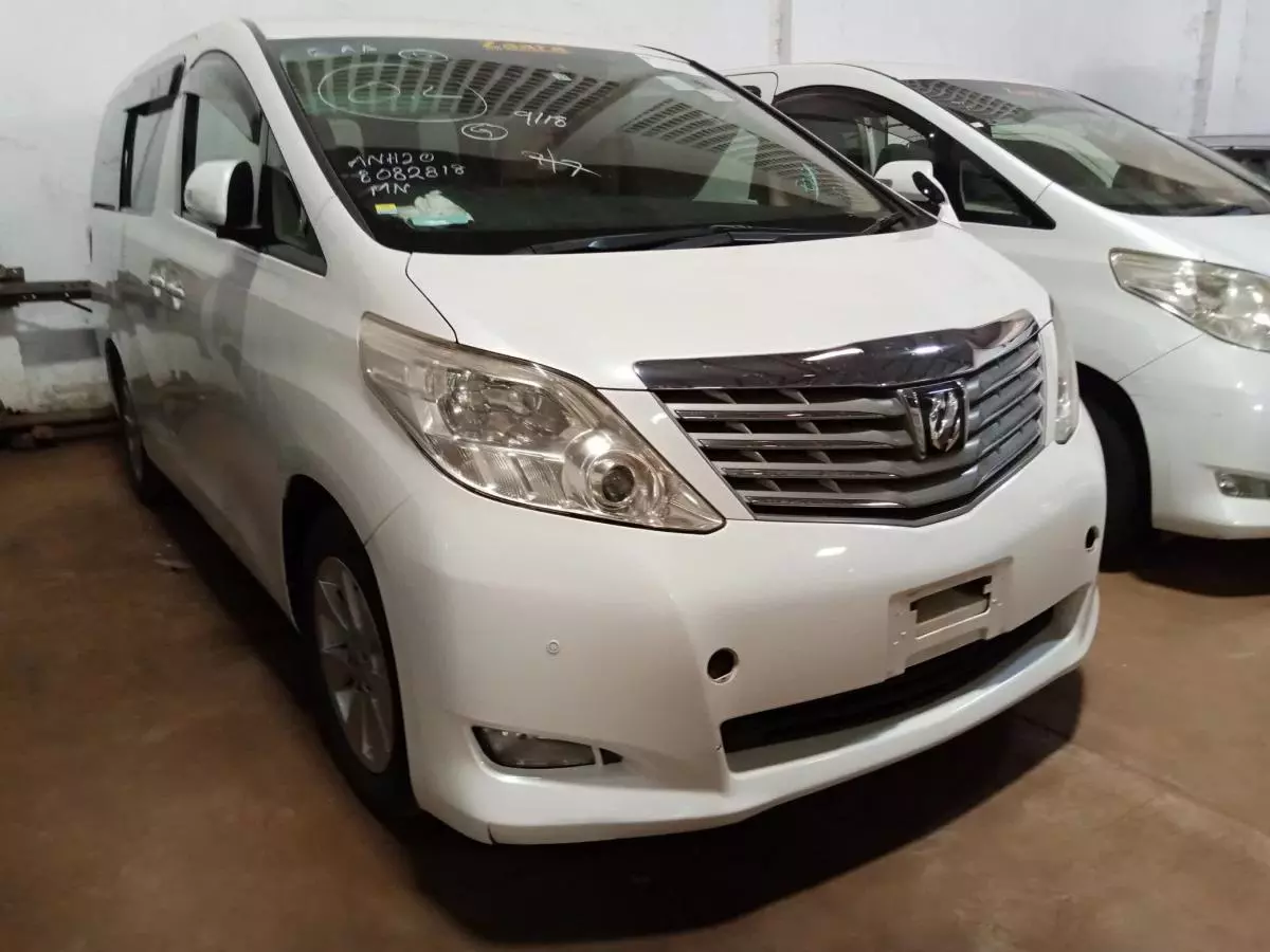 Toyota Alphard   - 2009