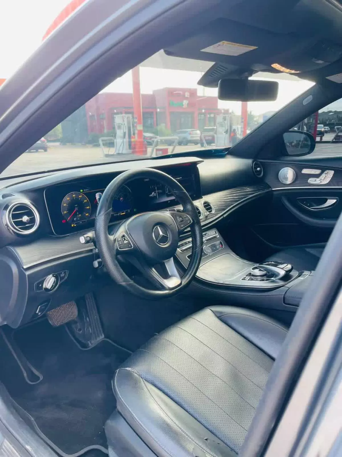 Mercedes-Benz E 300   - 2018