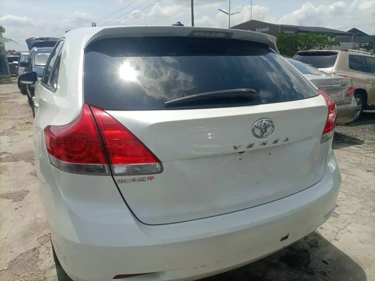 Toyota Venza   - 2010