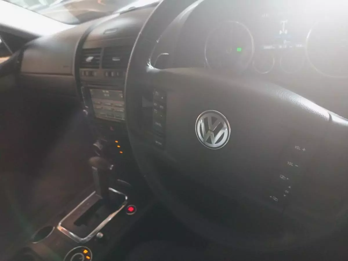 Volkswagen Touareg   - 2010