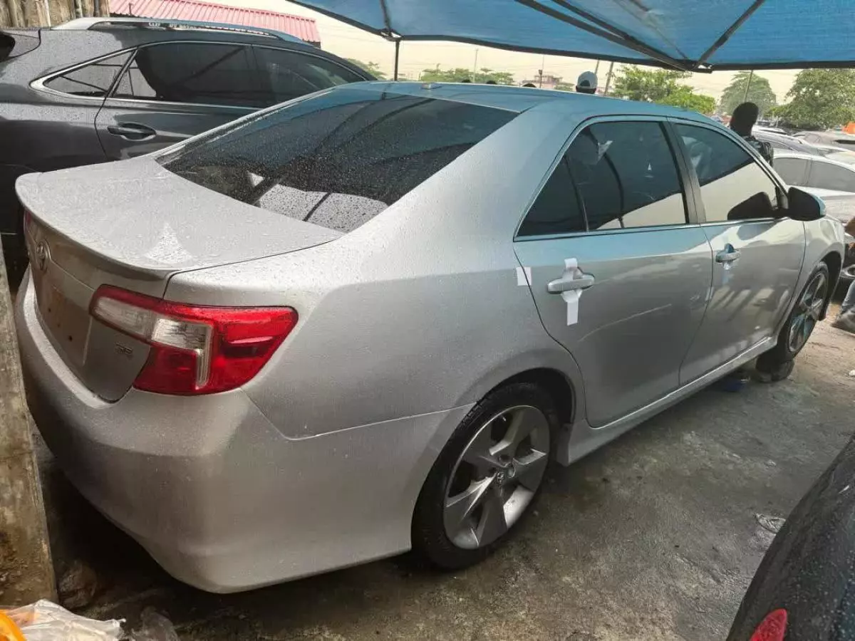 Toyota Camry   - 2013