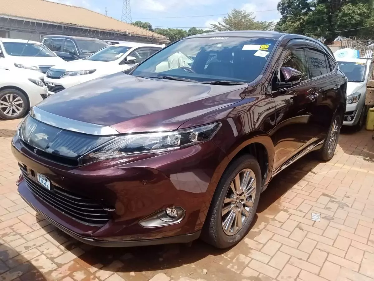 Toyota Harrier   - 2016