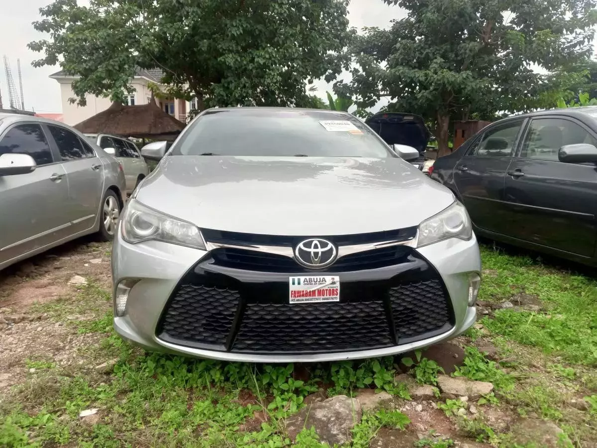 Toyota Camry   - 2015