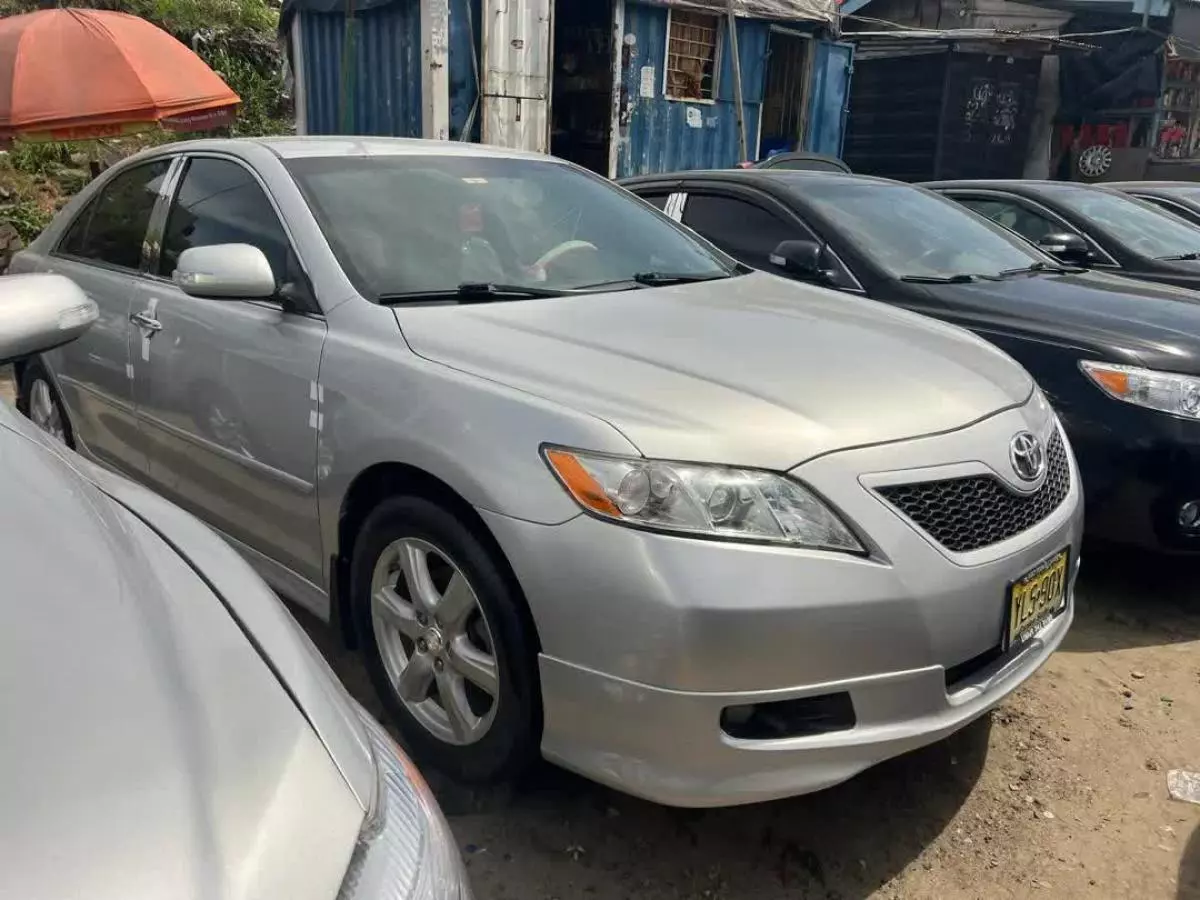 Toyota Camry   - 2007