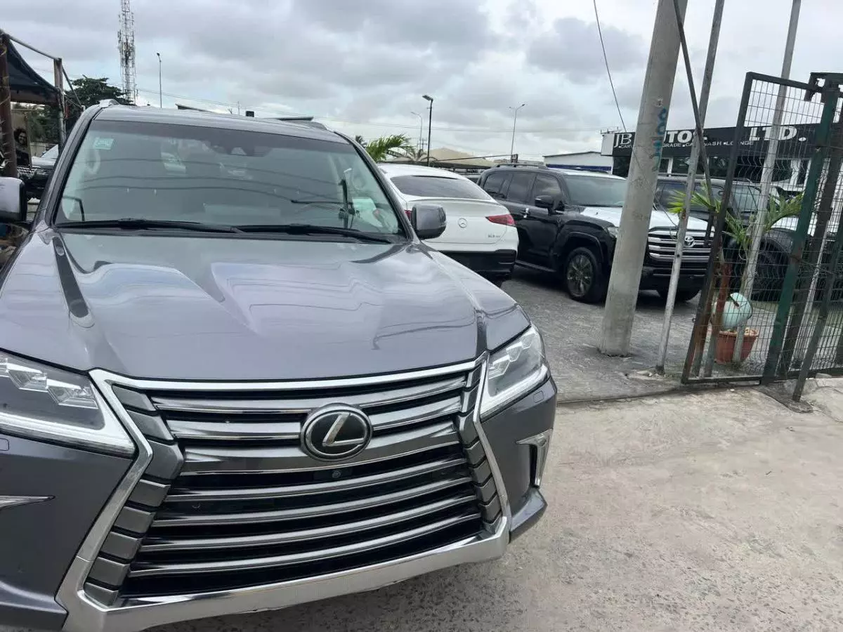 Lexus LX 570   - 2019