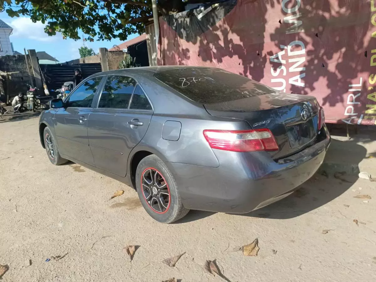 Toyota Camry   - 2007