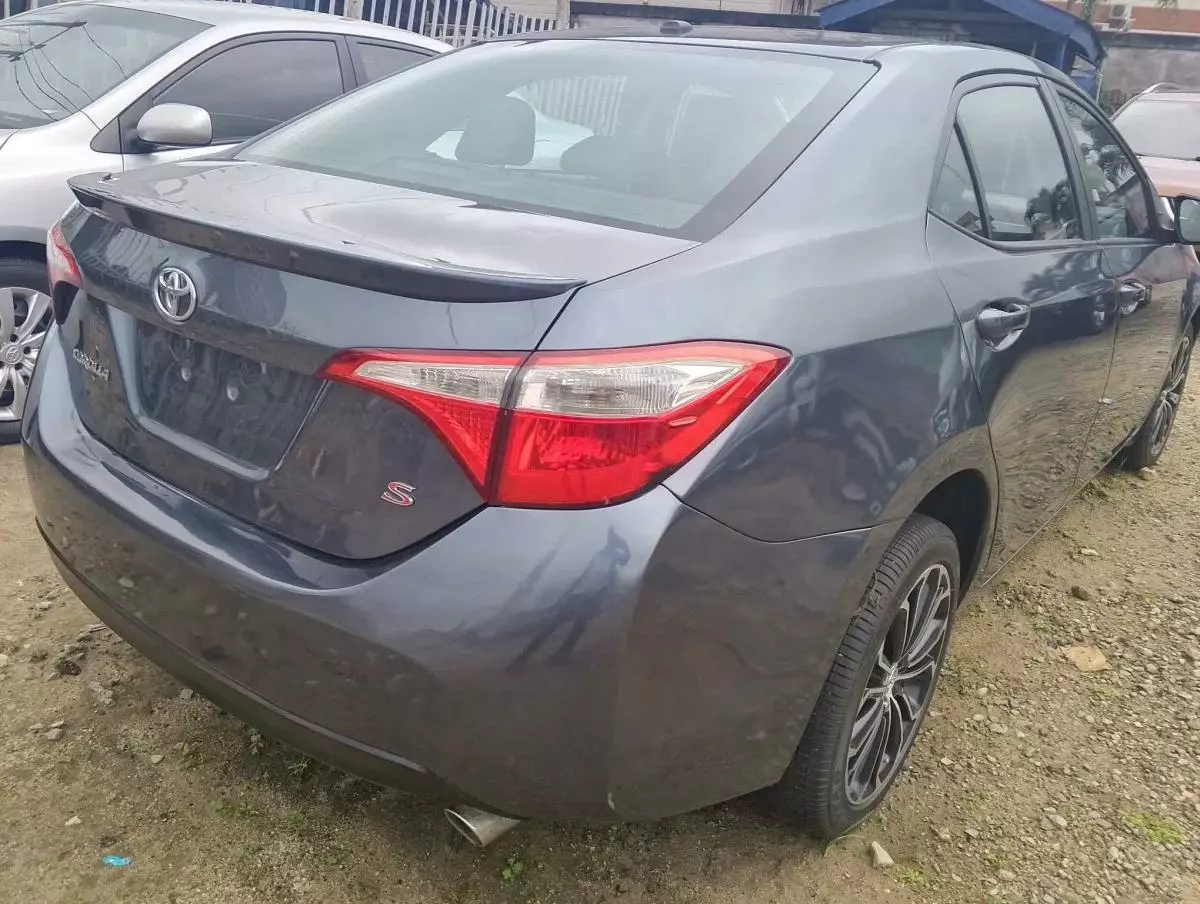 Toyota Corolla   - 2016