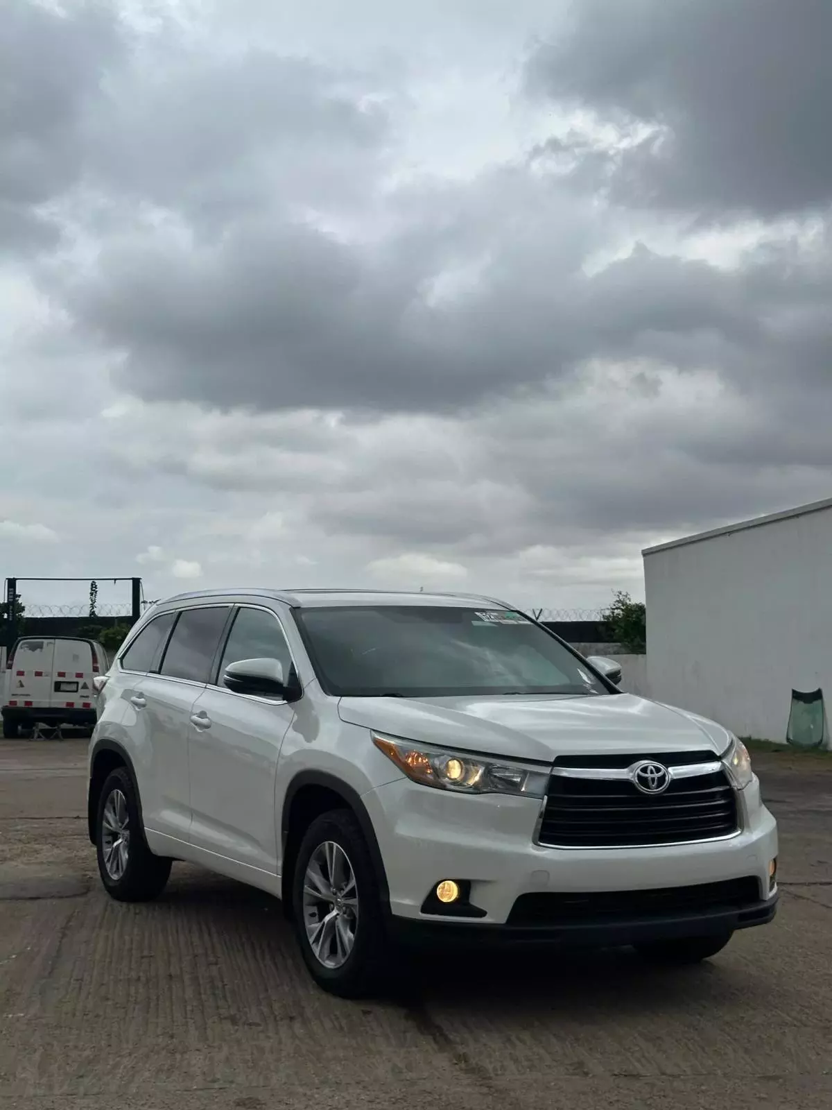 Toyota Highlander   - 2014