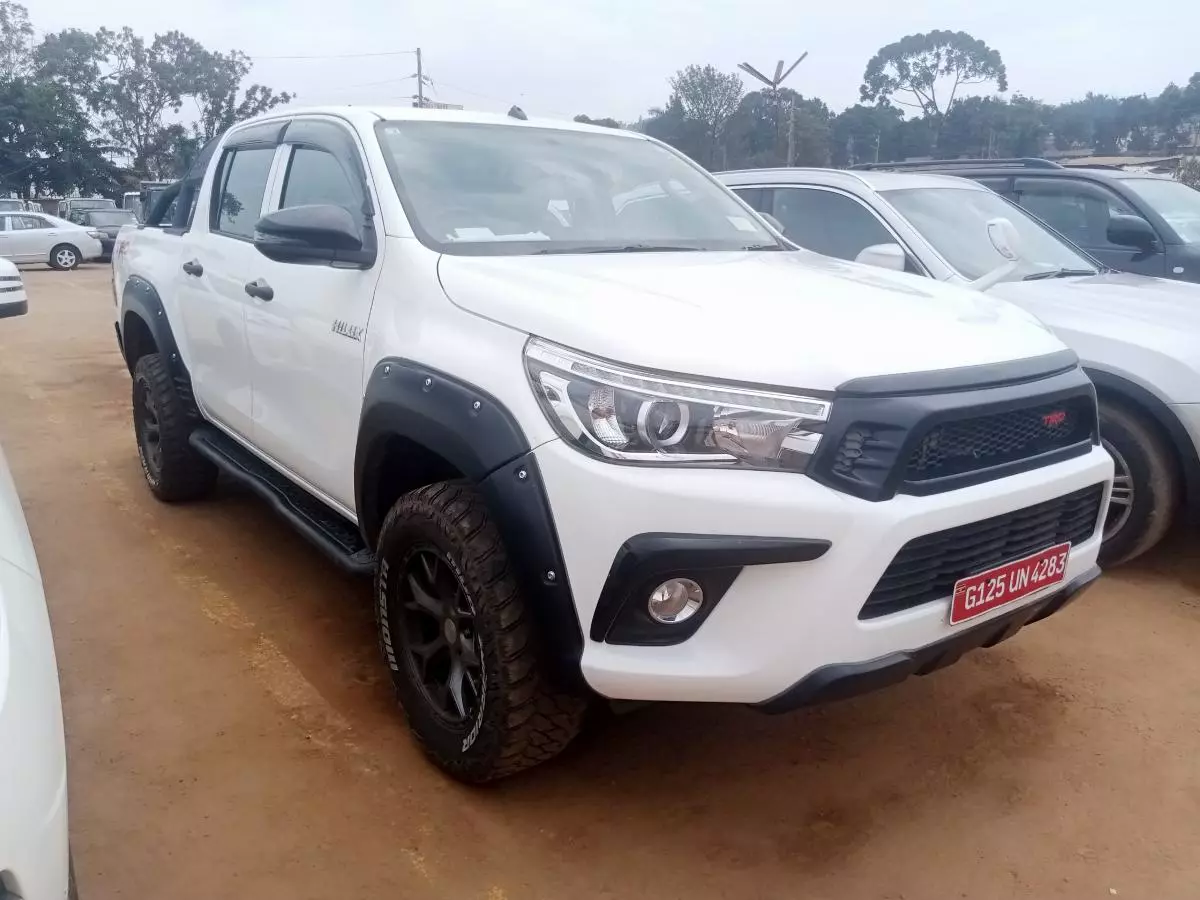 Toyota Hilux   - 2018