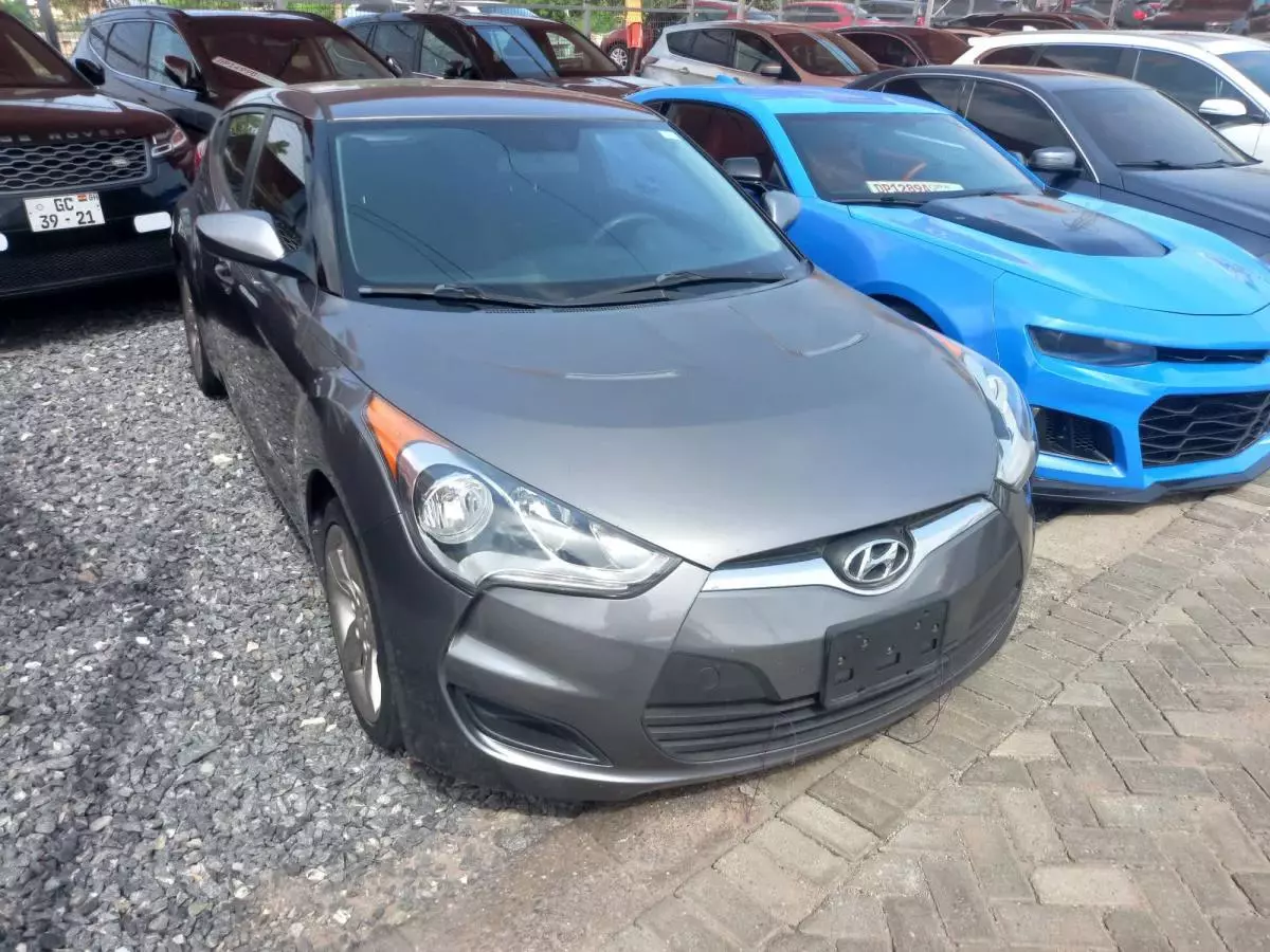 Hyundai Veloster   - 2015