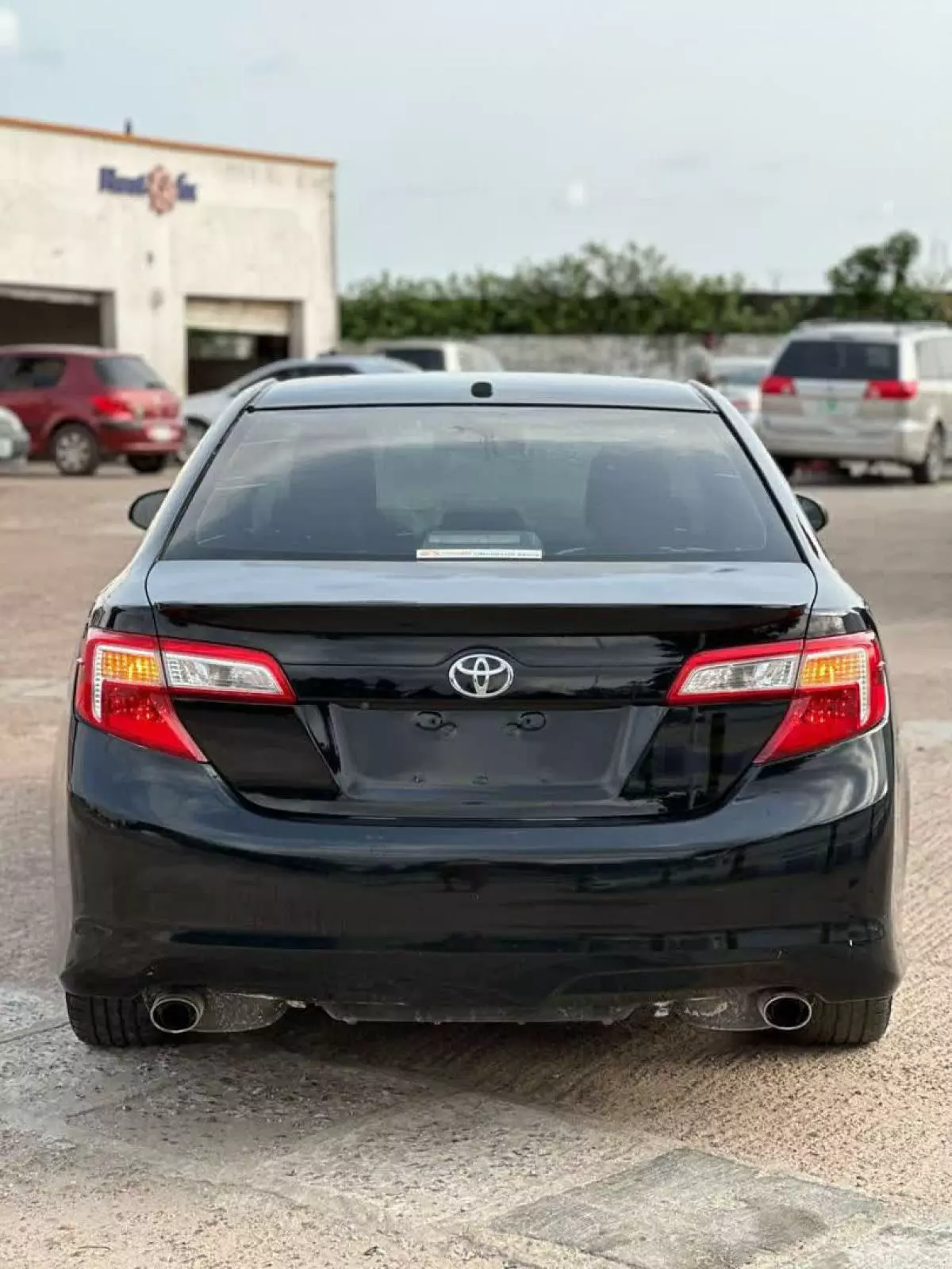 Toyota Camry   - 2012