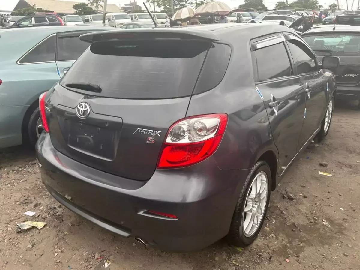 Toyota Matrix   - 2009