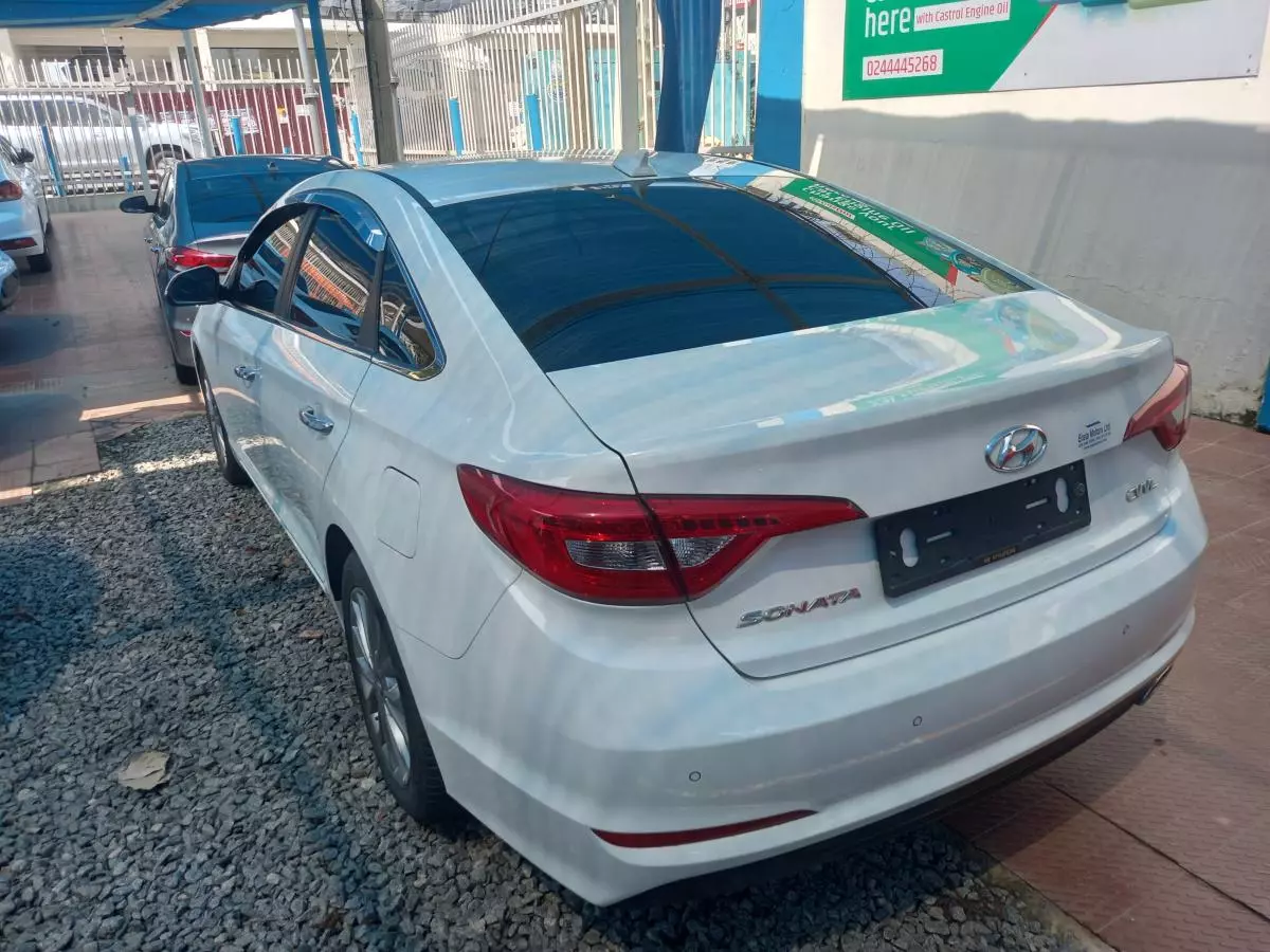 Hyundai Sonata   - 2017