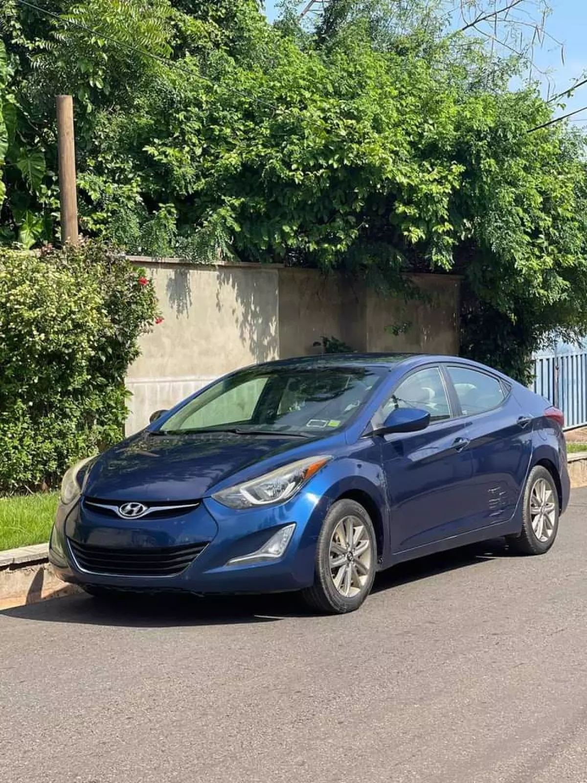 Hyundai Elantra   - 2015