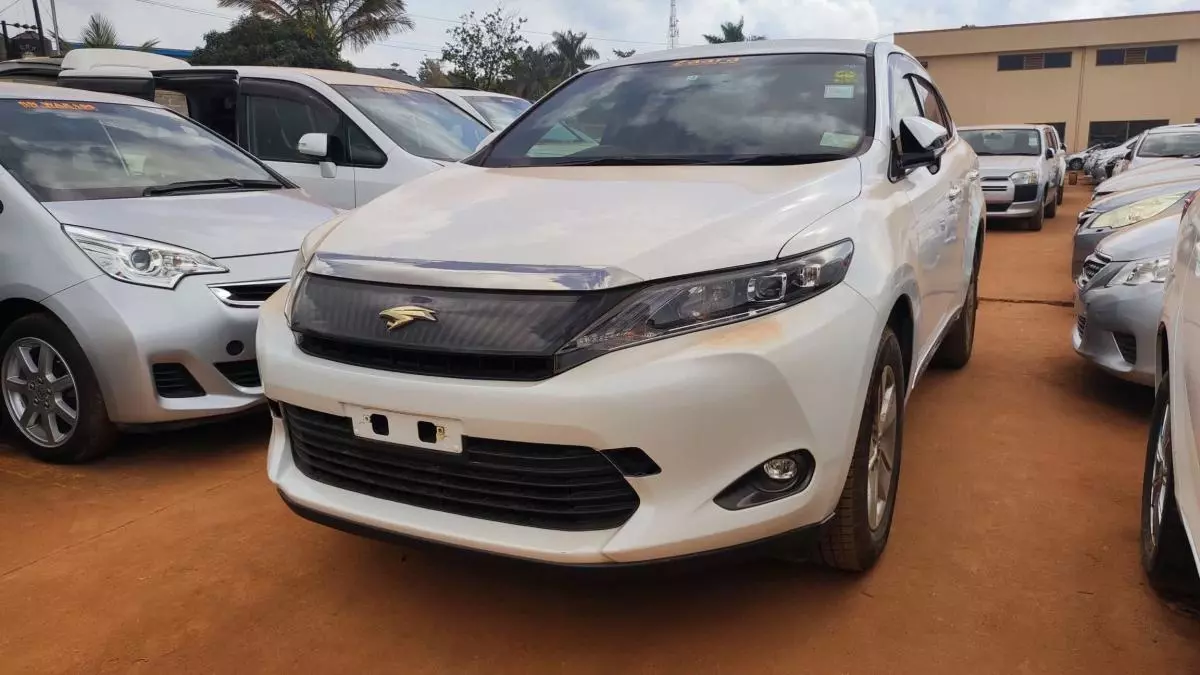 Toyota Harrier   - 2014