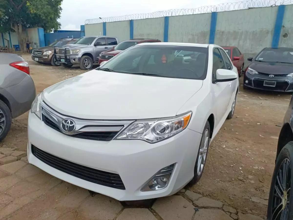 Toyota Camry   - 2014