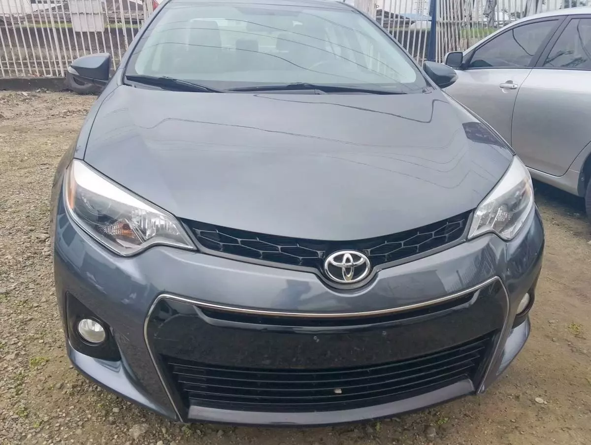 Toyota Corolla   - 2016