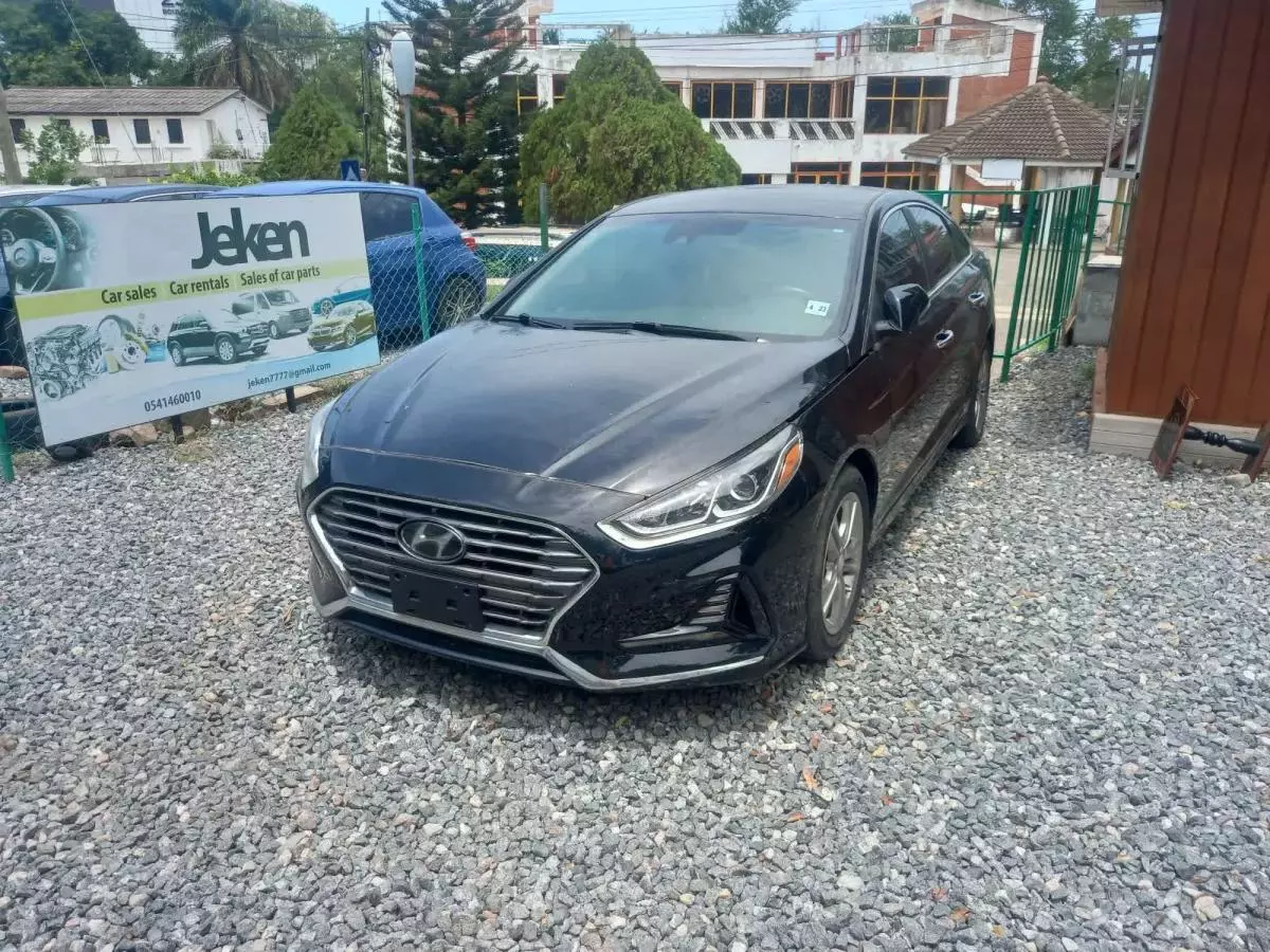 Hyundai Elantra   - 2018