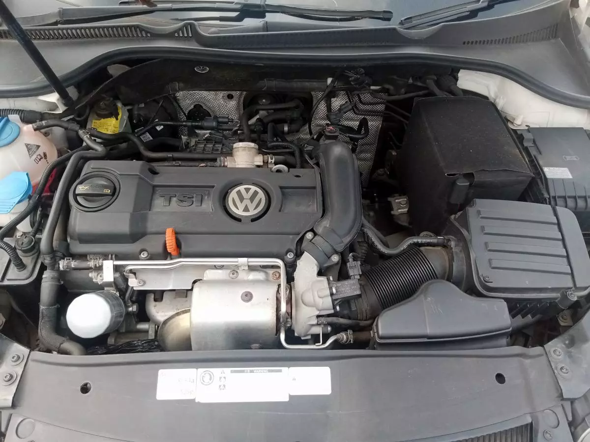 Volkswagen Golf   - 2011