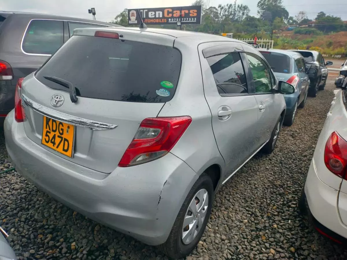 Toyota Vitz   - 2014