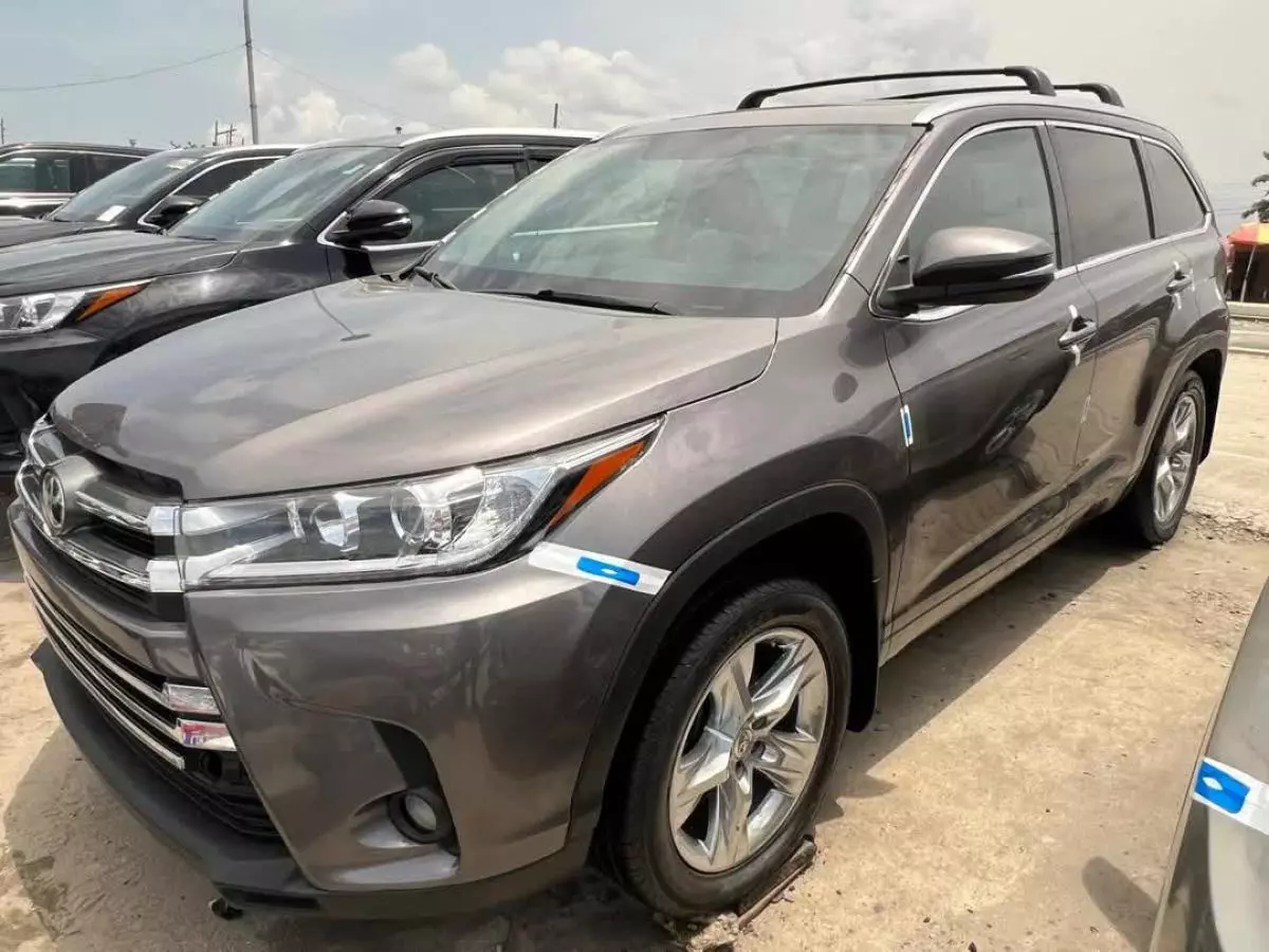 Toyota Highlander   - 2014