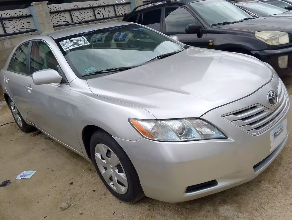 Toyota Camry   - 2007