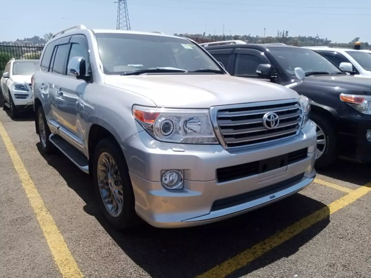 Toyota Landcruiser  V8   - 2015