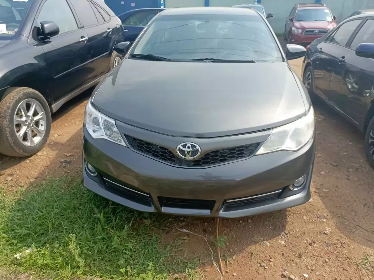 Toyota Camry   - 2014