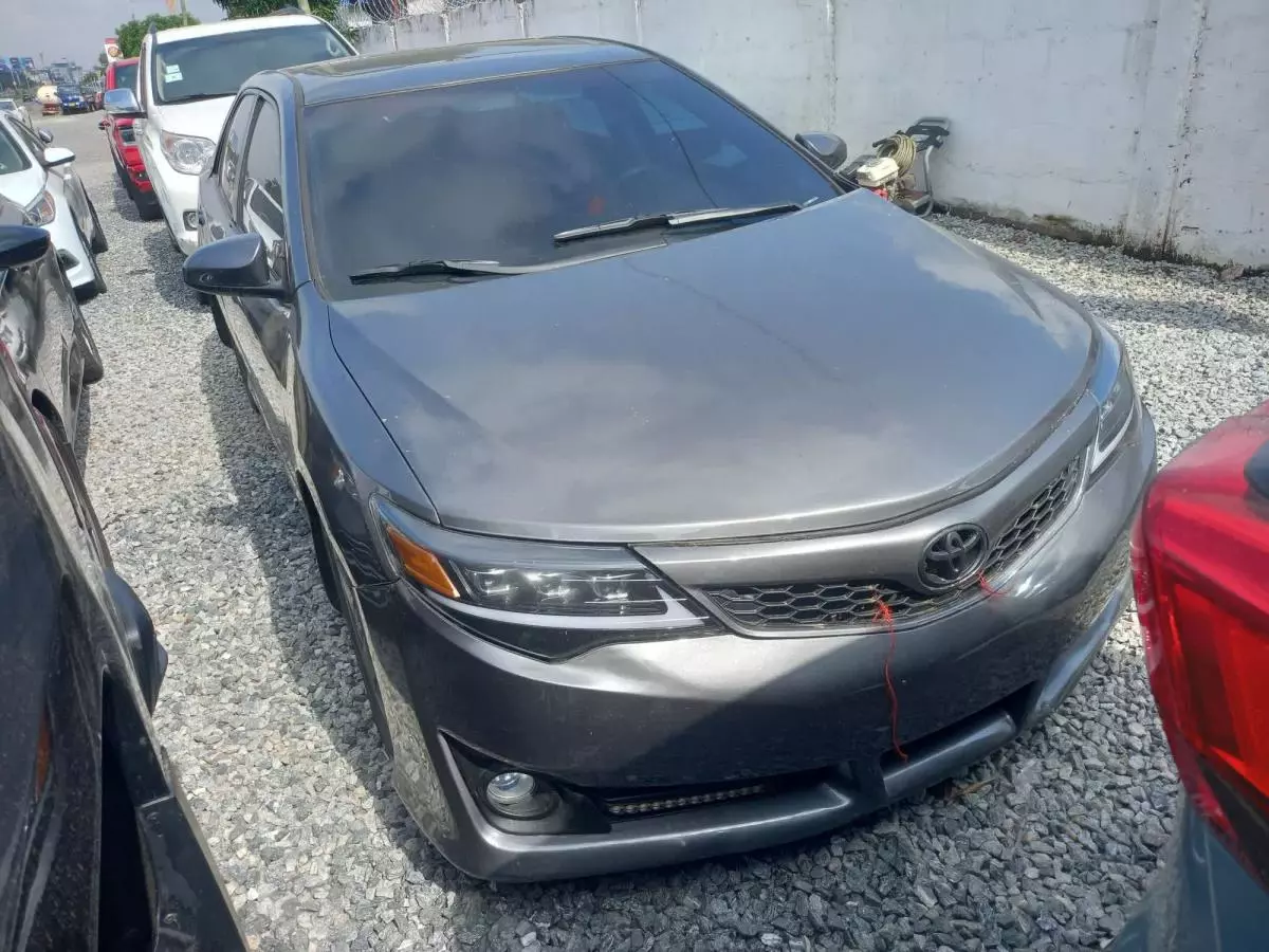 Toyota Camry   - 2013