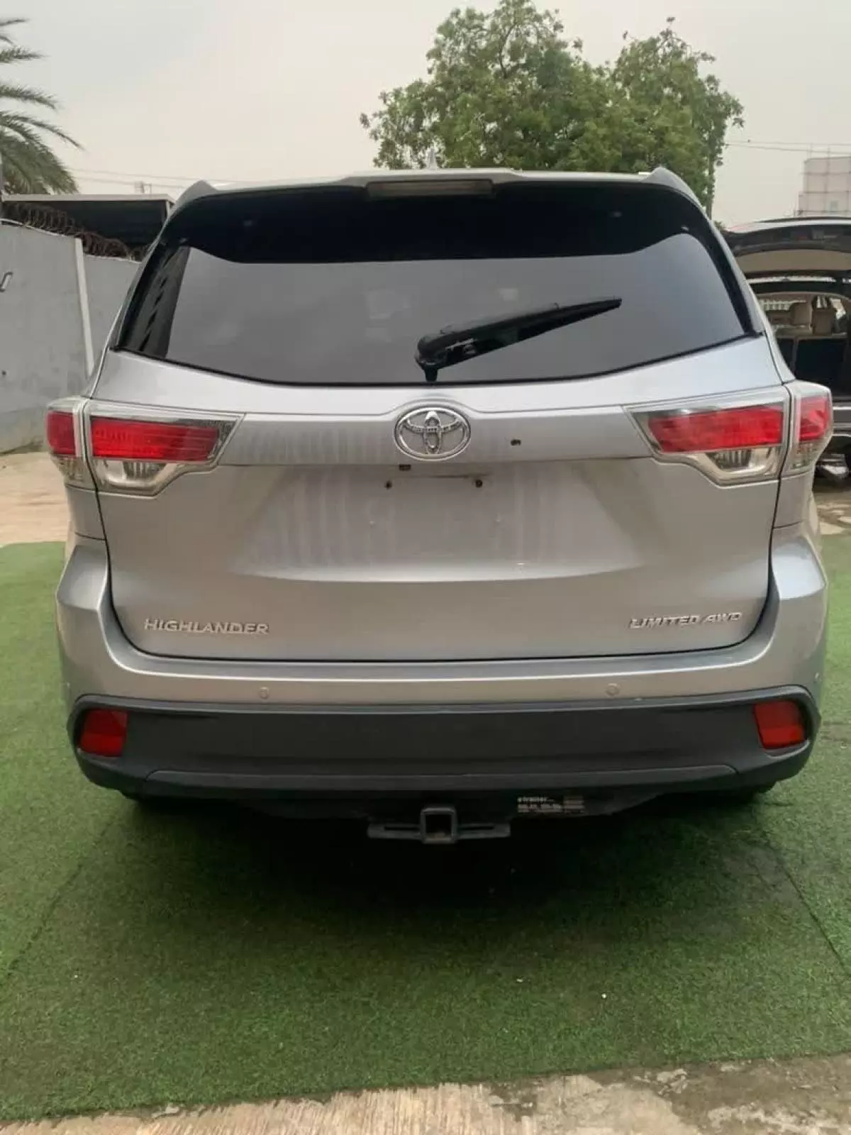 Toyota Highlander   - 2016