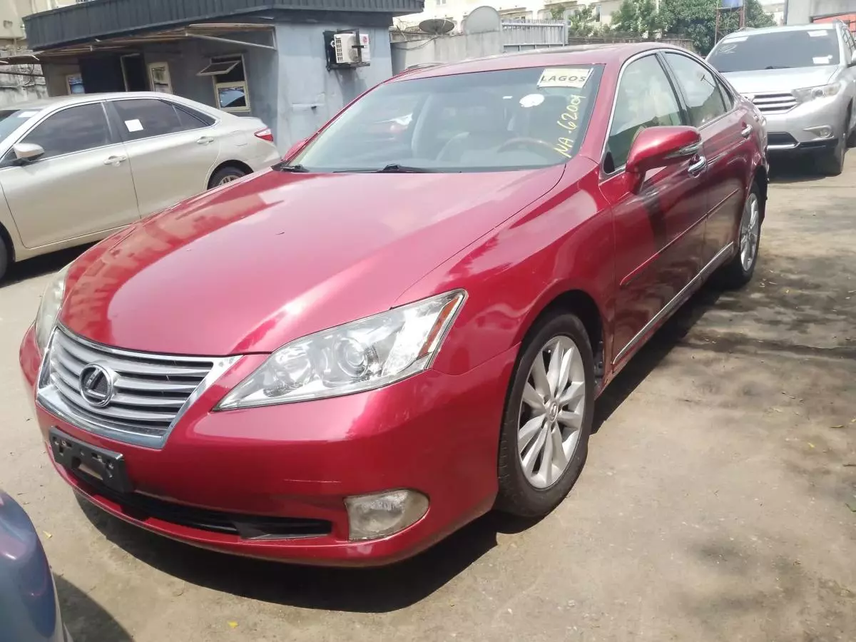 Lexus ES 350   - 2010