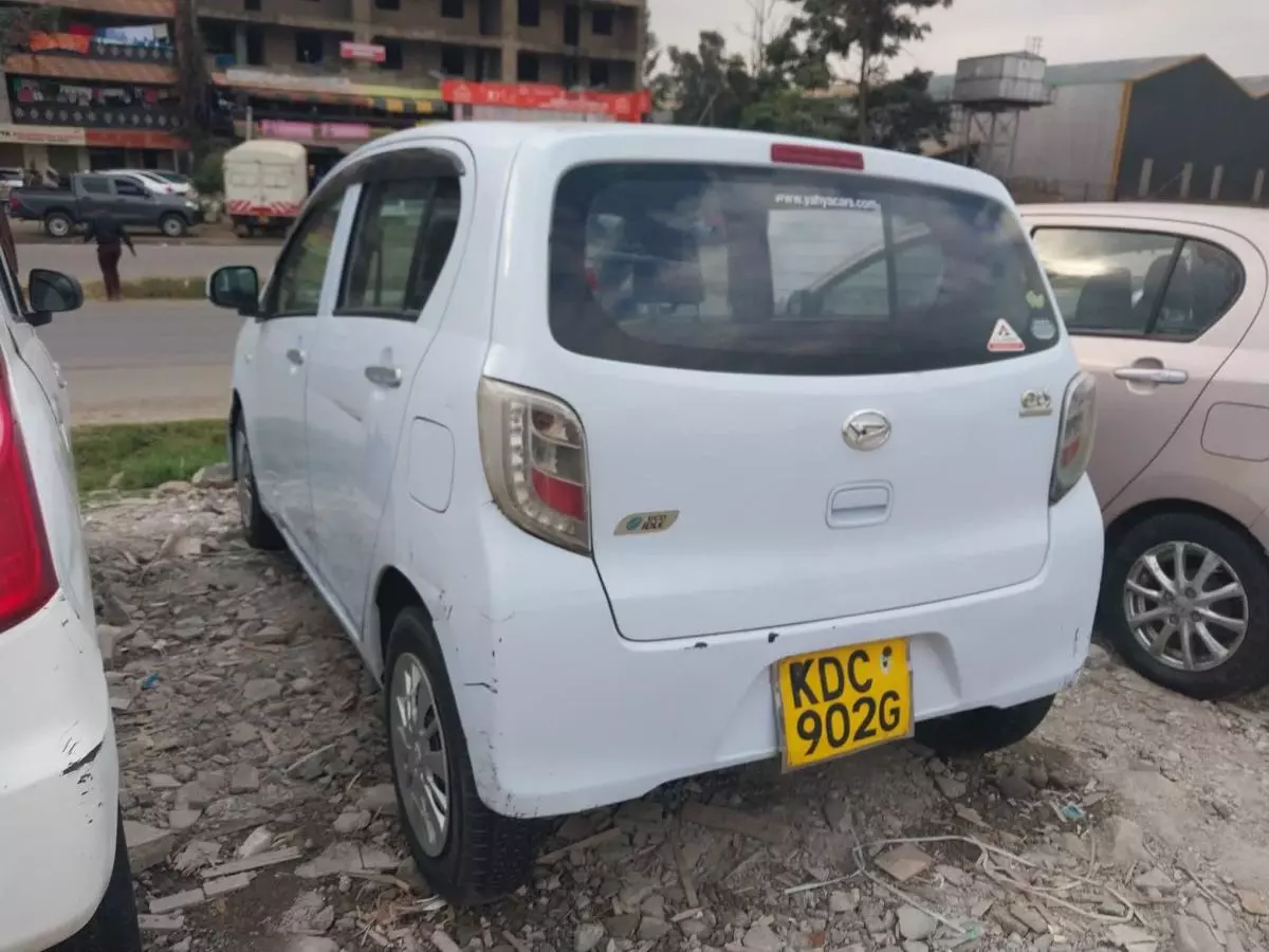 Daihatsu Mira    - 2013