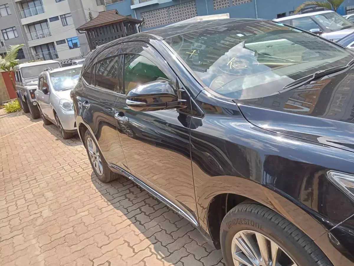 Toyota Harrier   - 2017