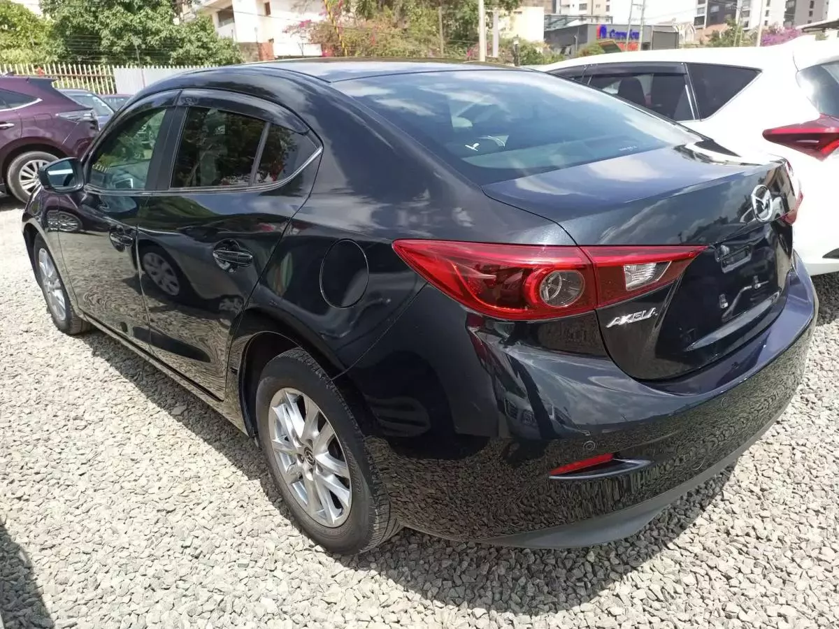 Mazda Axela  - 2015