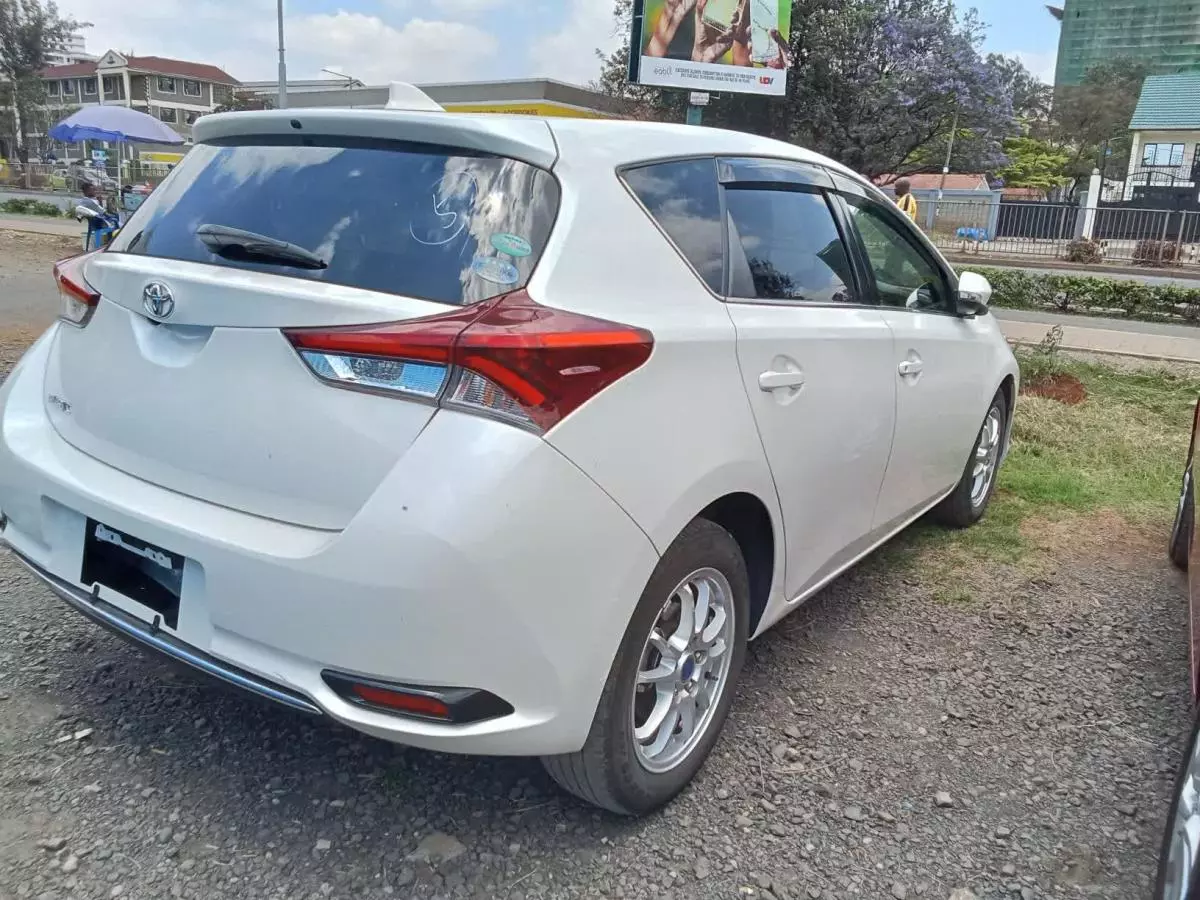 Toyota Auris   - 2017