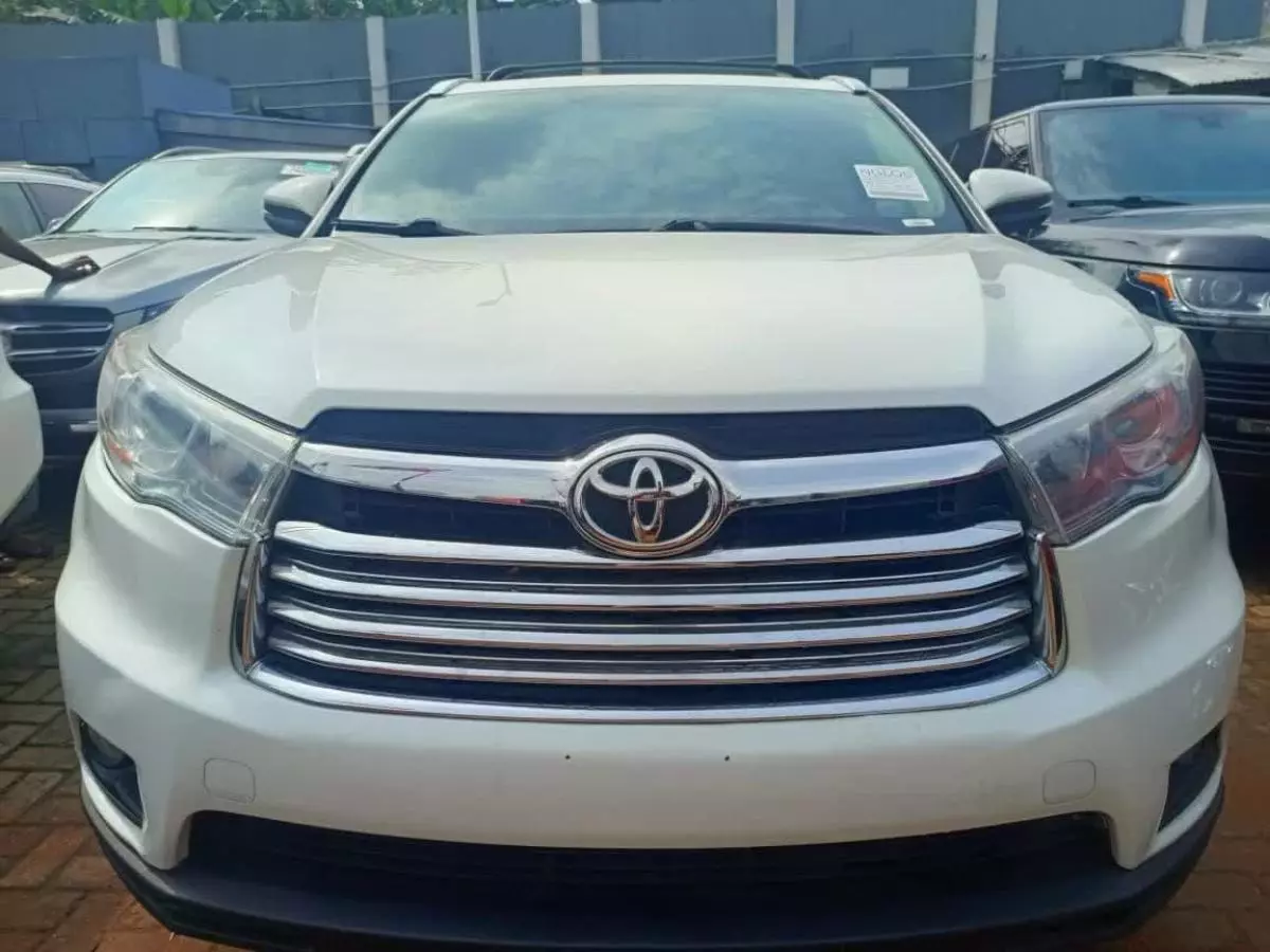 Toyota Highlander   - 2015