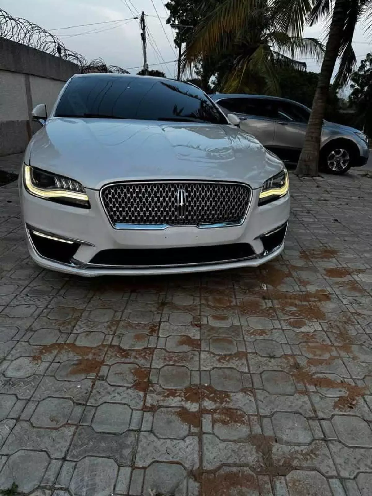 Lincoln MKZ   - 2017