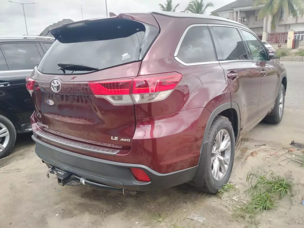 Toyota Highlander   - 2015